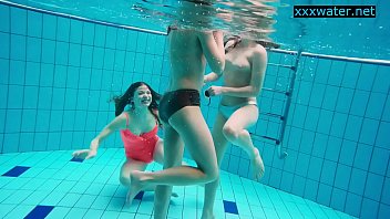 Hot girls strip eachother underwater